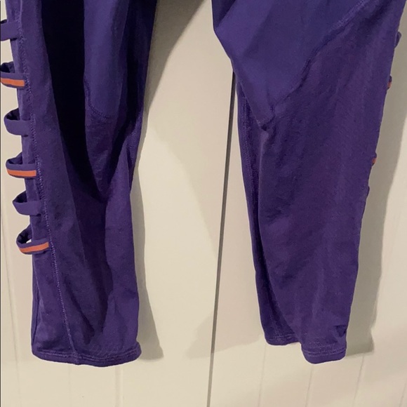 Lululemon 2 Crop Leggings Mesh Purple Yoga Pants - Picture 8 of 12